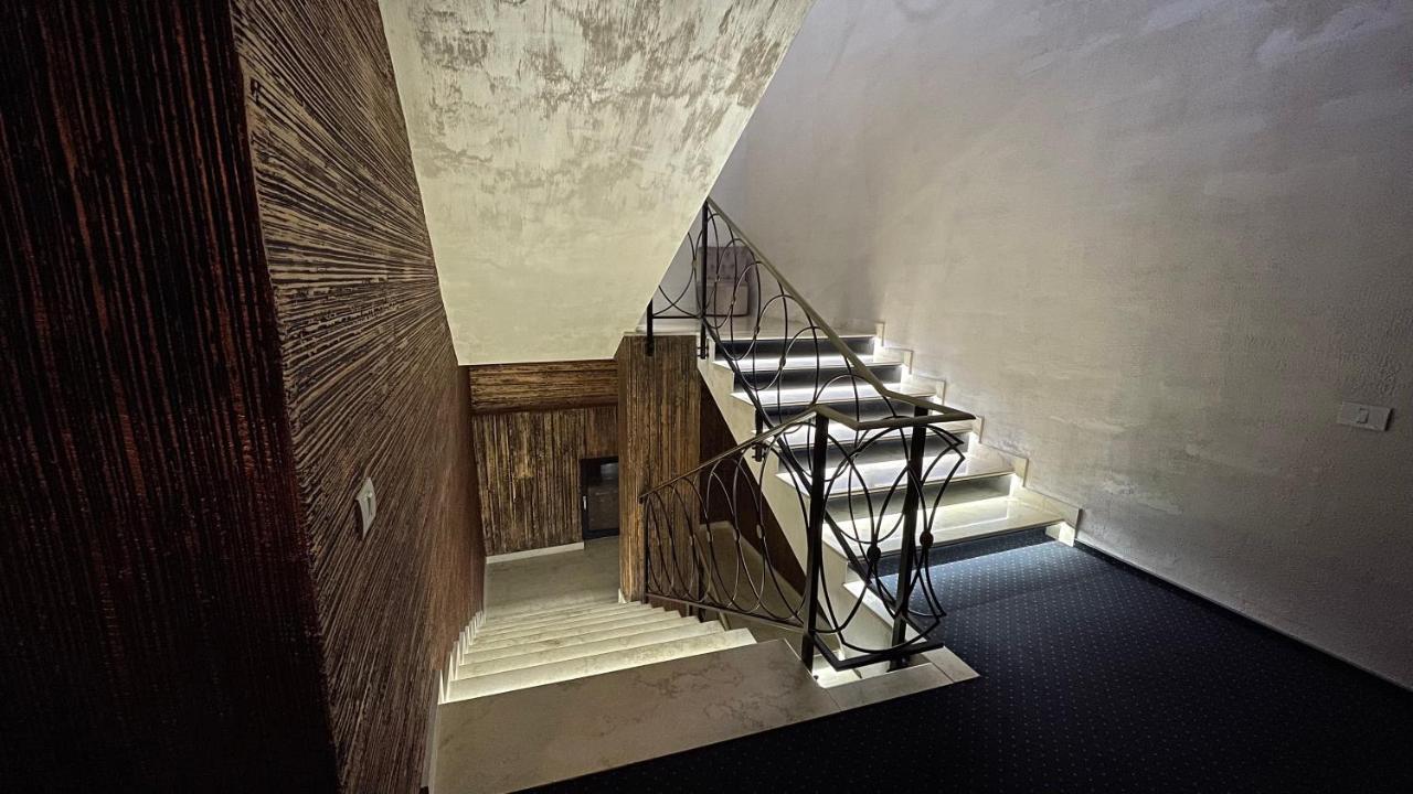 Renato House Otel Târgu Jiu Dış mekan fotoğraf