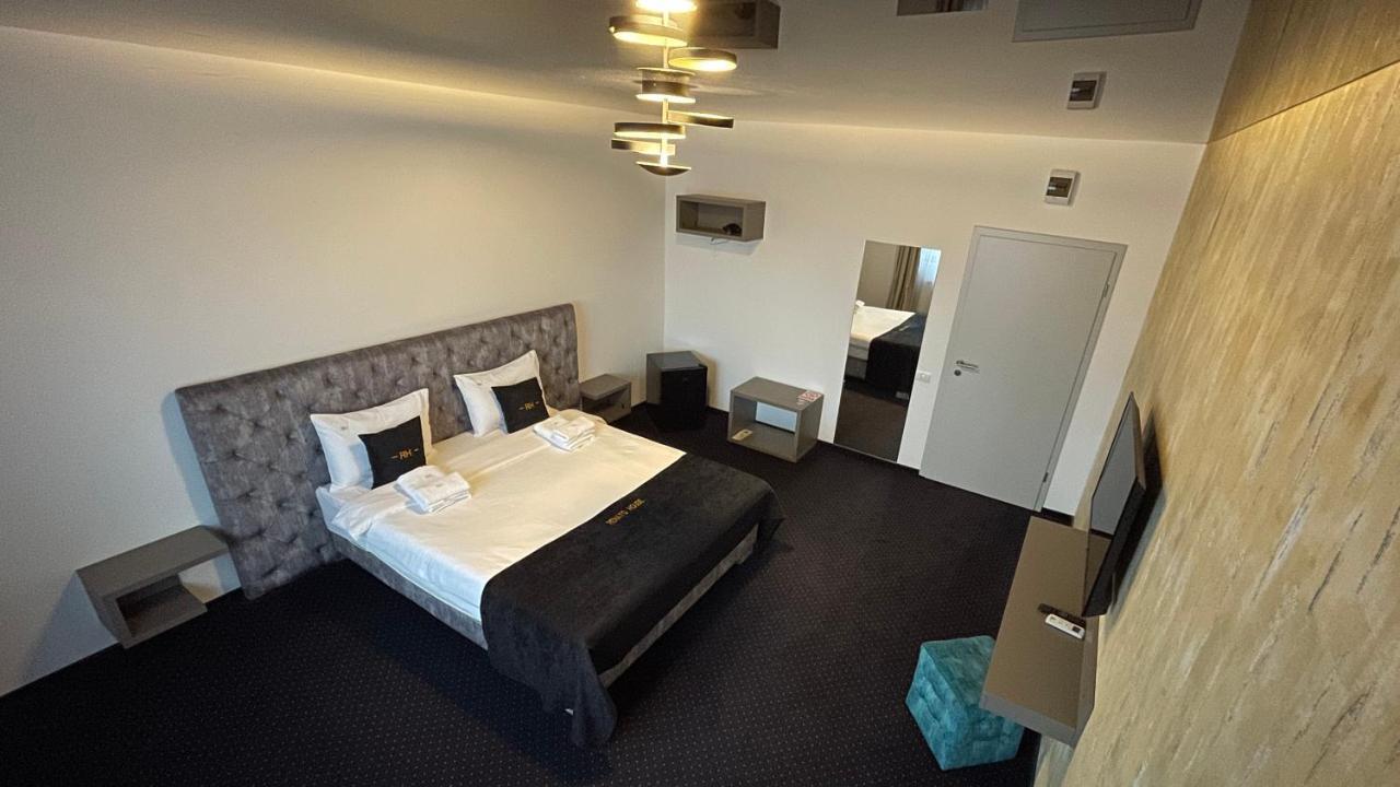 Renato House Otel Târgu Jiu Dış mekan fotoğraf
